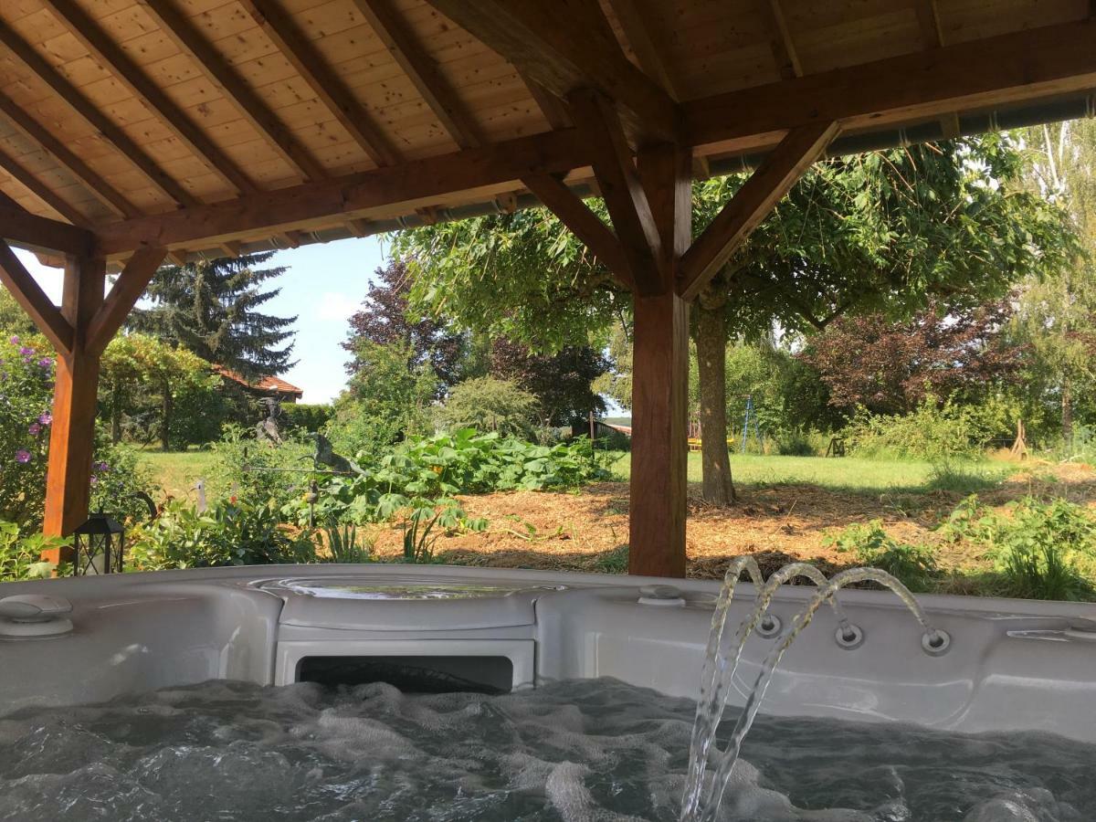 Gite De Solama Avec Spa Balleville Exterior photo